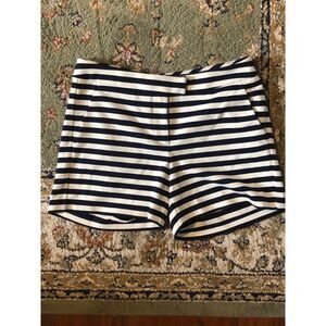 🧺J. McLaughlin Navy & White Nautical Striped Shorts, size 6